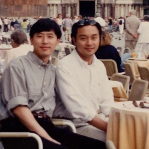 당학덕과 장국영(오른쪽).