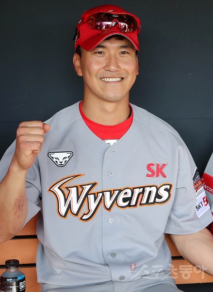 21일 서울 잠실야구장에서 ‘2019 신한은행 MY CAR KBO리그’ SK 와이번스와 LG 트윈스의 경기가 열린다. 전날 KT와 2:2 트레이드로 SK의 일원이 된 정현. 잠실|김진환 기자 kwangshin00@donga.com