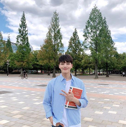 사진출처|여진구 인스타그램