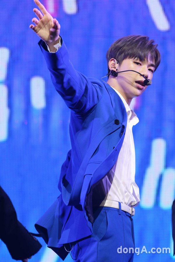 강다니엘 \'나야나\'