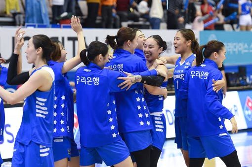 우리은행 선수단. 사진제공｜WKBL