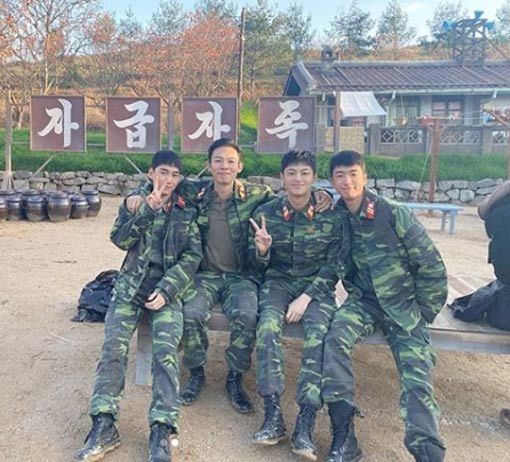 tvN ‘사랑의 불시착’의 북한군 중대원 4인방 탕준상·양경원·이신영·유수빈(왼쪽부터). 사진출처｜이신영 인스타그램