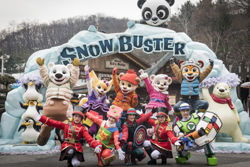 에버랜드가 겨울방학을 맞아 다양한 체험 공연을 연다. 대표 캐릭터 레니가 나오는 공연 ‘런런런! 스노우 프렌즈’.사진제공|에버랜드