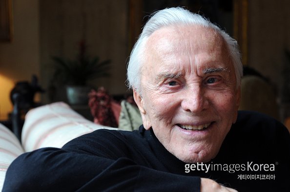[DA:할리우드] 할리우드 황금기 이끈 커크 더글러스, 103세 나이로 별세