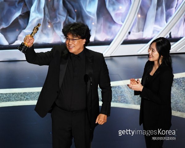 제92회 아카데미 시상식에서 최고작품상, 감독상, 각본상, 국제영화상까지 4관왕에 오른 영화 ‘기생충’ 그리고 감독 봉준호. 사진=게티이미지코리아