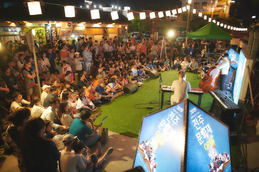 지난해 열린 2019 전주문화재야행. 사진제공|한국관광공사