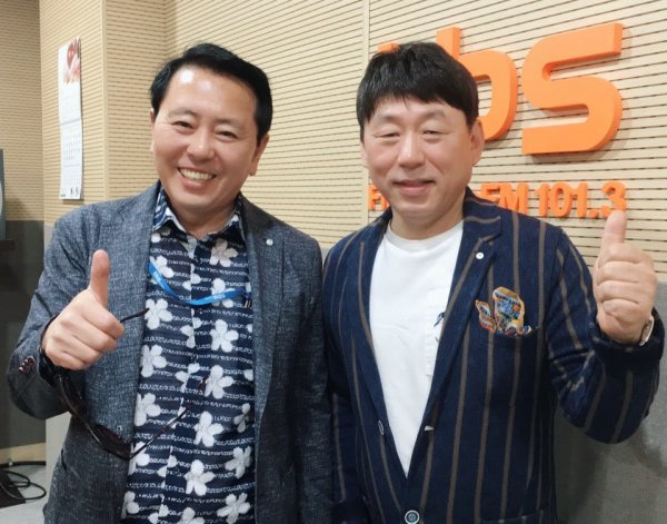 작사의 신 이건우, TBS ‘허리케인 라디오’서 영탁에 러브콜