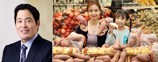 23일 이마트 서울 용산점에서 모델들이 ‘해남 못난이 왕고구마’를 소개하고 있다. 왼쪽사진은 정용진 신세계그룹 부회장. 사진제공|이마트