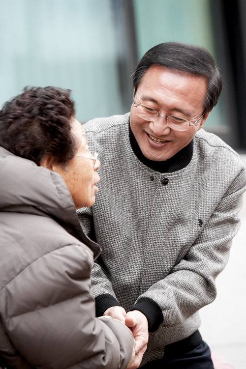 명필름이 고 노회찬 의원의 삶을 다룬 다큐멘터리 영화 ‘노회찬,6411‘을 제작, 내년 공개한다. 사진제공 | 노회찬 재단