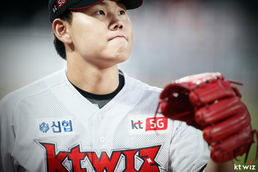 KT 소형준은 24일 수원 KIA전에서 올 시즌 가장 덜 빠른 최고구속 142km를 기록했다. 그럼에도 자신의 소임을 다했다. 에이스로 성장 중이다. 사진제공|KT 위즈