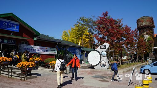 아담한 지방역인 연천역은 담쟁이덩굴 우거진 급수탑과 함께 포토포인트로 인기다. 스포츠동아DB
