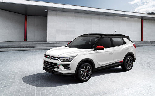 쌍용자동차의 중형 SUV ‘코란도 R-Plus’는 강렬한 색상을 포인트로 한 디자인과 첨단 편의사양을 적용한 것이 특징이다. 사진제공|쌍용자동차