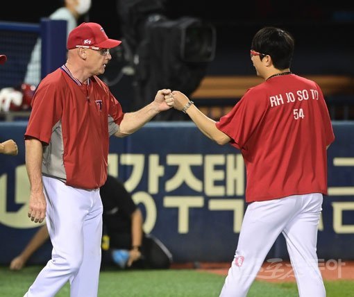 KIA 윌리엄스 감독(왼쪽)과 양현종. 스포츠동아DB
