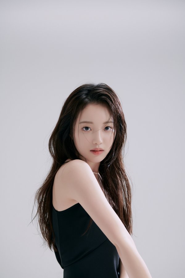 ‘18 어게인’ 김하늘 아역 한소은, 새 프로필 공개 : 소다