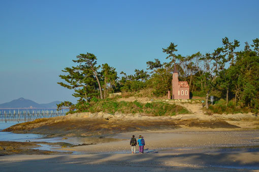 여유로움이 넘쳐 나는 기점 소악도 해변. 사진제공｜한국관광공사