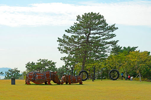 여수 장도 잔디광장. 사진제공｜한국관광공사