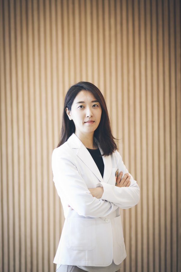 염창역 치과 목동수치과 배미주 교정원장