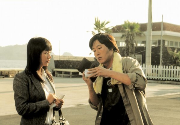 영화 ‘어디선가 누군가에 무슨 일이 생기면 틀림없이 나타난다 홍반장’. 사진제공|플레너스시네마서비스