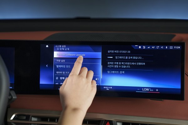 BMW의 차량 소프트웨어 원격 업그레이드 서비스. 사진제공|BMW코리아