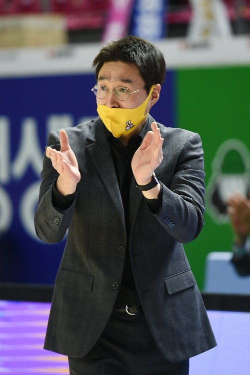 KB스타즈 김완수 감독. 사진제공 | WKBL