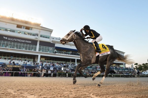 한국마사회 소속 닉스고가 현역 마지막 경주인 미국 페가수스월드컵에서 디펜딩 챔피언으로서 2연패를 노렸으나 아쉽게 준우승했다. 사진은 지난해 닉스고가 페가수스월드컵서 1위를 할 때 모습. 사진｜한국마사회
