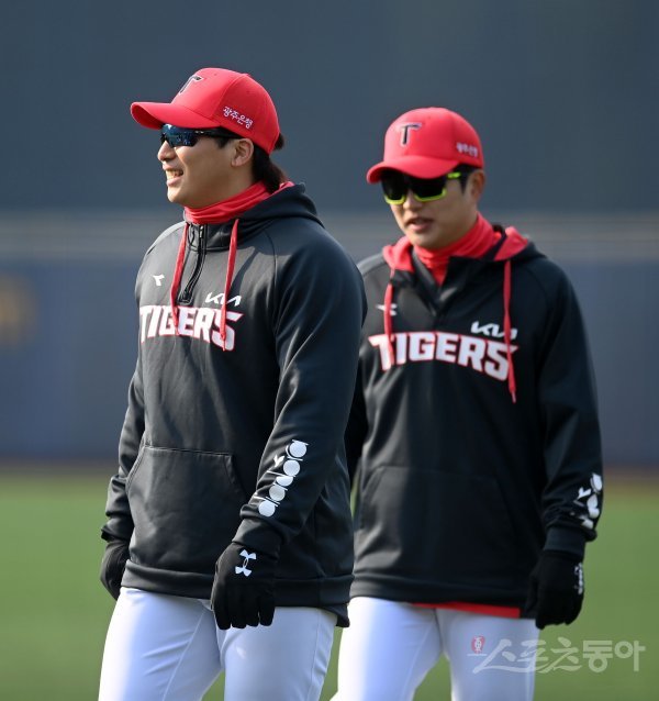 KIA 타이거즈가 13일 전남 함평 기아챌린저스필드에서 2022 스프링캠프를 가졌다. 나성범이 훈련 중 밝게 웃고 있다. 함평 | 김종원 기자 won@donga.com