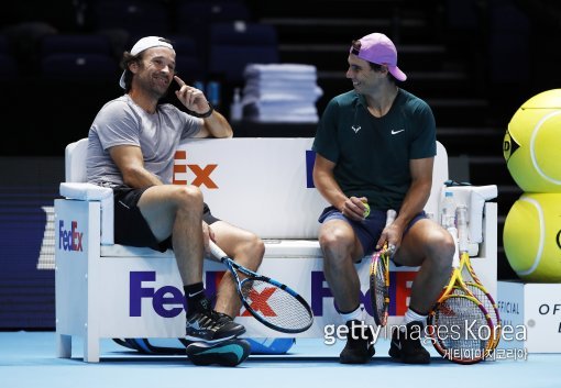 카를로스 모야 코치(왼쪽)와 라파엘 나달. 사진=게티이미지코리아.