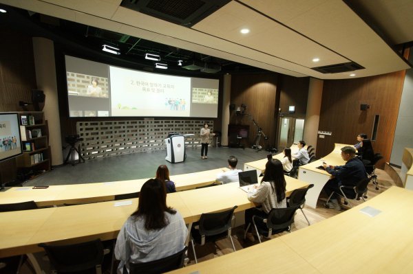 고려사이버대는 온라인으로 학·석사 취득이 가능하다. 사진제공｜고려사이버대