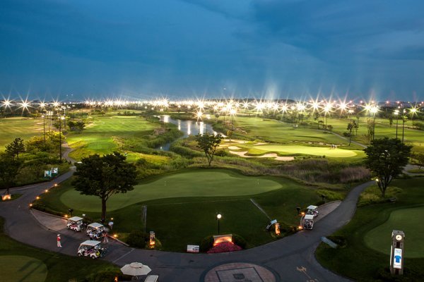 스카이72 골프 앤 리조트의 클래식코스와 레이크코스 나이트골프 전경. 사진제공 | 스카이72