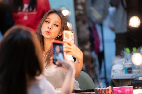 가수 이효리가 티빙 오리지널 시리즈 ‘서울체크인’을 통해 식지 않은 인기를 과시하고 있다. 사진제공 | 티빙