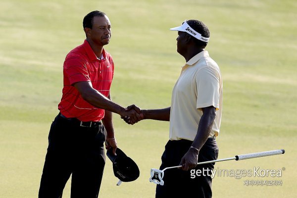 타이거 우즈·비제이 싱(왼쪽부터). 사진=게티이미지코리아