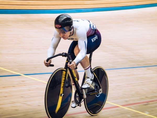 4월28일 진천선수촌 벨로드롬에서 진행한 ‘2022 트랙 국가대표 선발전’의 개인 스프린트 종목에서 임채빈 선수가 역주를 펼치고 있다.
사진제공 | 국민체육진흥공단