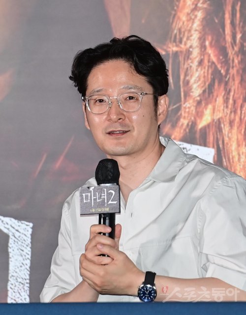 감독 박훈정이 7일 서울 용산구 CGV용산아이파크몰점에서 열린 영화 ‘마녀2’ 언론시사회에서 인사말을 하고 있다. 주현희 기자 teth1147@donga.com