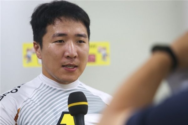 신기록 달성 후 인터뷰를 하고 있는 임채빈. 사진제공|국민체육진흥공단