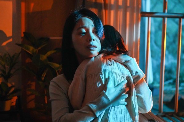 7월 13일 개봉하는 서영희 주연의 공포 영화 ‘뒤틀린 집’의 한 장면. 사진제공|(주)스튜디오 디에이치엘