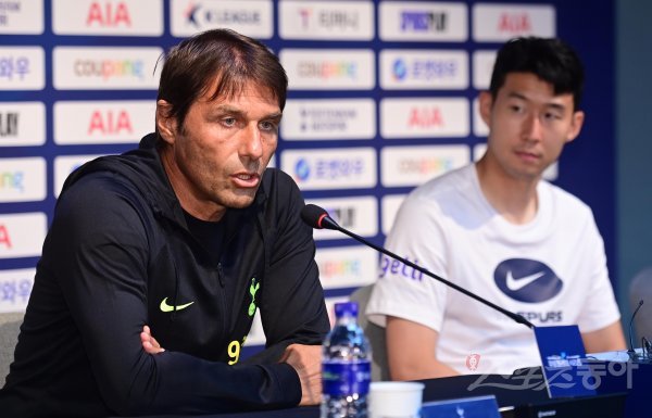 토트넘 안토니오 콘테 감독이 12일 서울월드컵경기장에서 열린 쿠팡플레이 시리즈 ‘팀 K리그-토트넘’ 프리매치 기자회견에서 취재진의 질문에 답하고 있다. 상암 | 주현희 기자 teth1147@donga.com
