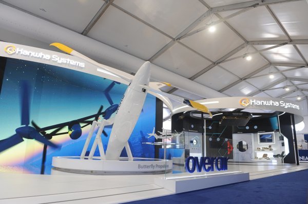 한화시스템이 영국 판버러 에어쇼에 마련한 전시부스 전경. 사진제공｜한화시스템