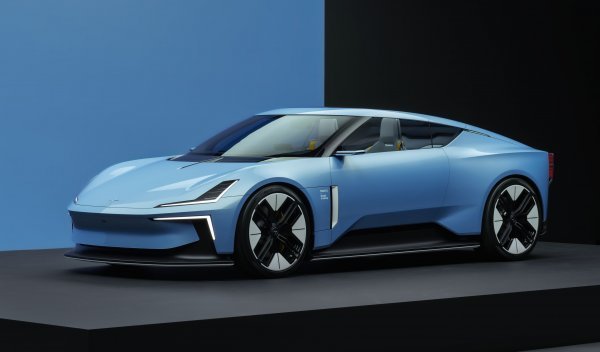 2026년 ‘폴스타 6’라는 이름으로 생산이 결정된 전기 로드스터 ‘폴스타 오투 콘셉트’. 사진제공｜폴스타