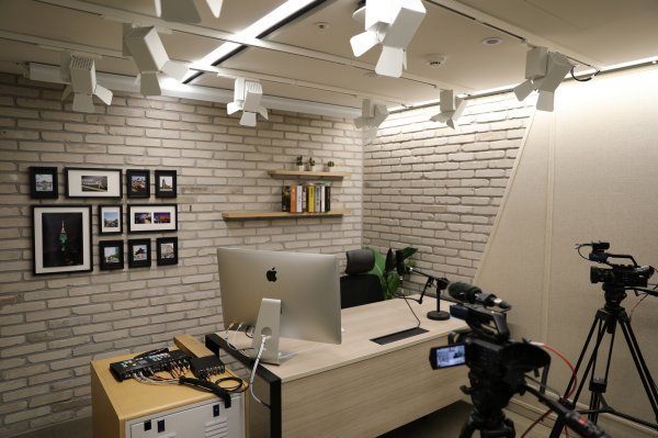 서울관광플라자 11층 온라인 미디어 센터의 1인 스튜디오