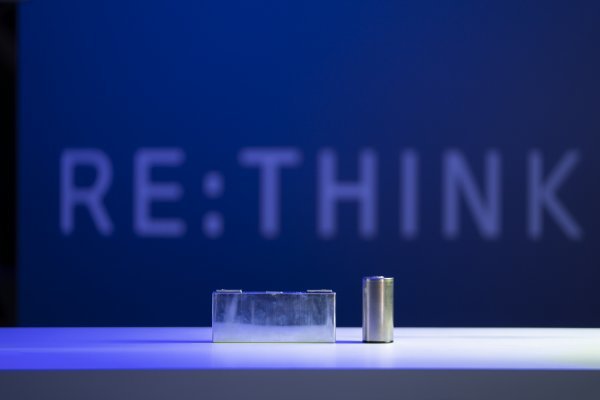 BMW의 혁신 전기화 전략 모델 ‘뉴 클래스’에 적용될 6세대 원통형 배터리 셀. 사진제공|BMW코리아