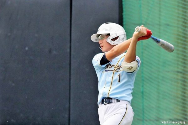 키움에 지명된 라온고 이호열의 중학교 1학년 때 타격 모습. 사진제공 | 대한유소년야구연맹