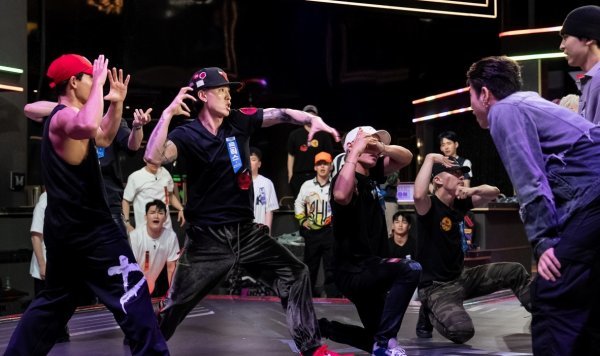 남성 댄스 크루들의 경쟁을 담은 엠넷 ‘스트릿 맨 파이터’가 지난해 방영한 ‘스트릿 우먼 파이터’에 이어 다시 한번 춤 열풍에 불을 지피고 있다. 사진제공|엠넷