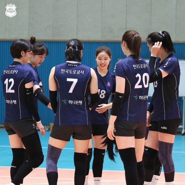 도로공사는 2021~2022시즌 V리그 여자부 2위를 달리다  코로나19로 시즌이 조기종료되며 아쉬움을 남겼다. 2022~2023시즌 도로공사는 세대교체에 돌입하는 동시에 지난 시즌의 아쉬움을 씻어내려 한다. 사진제공 | 한국도로공사 하이패스