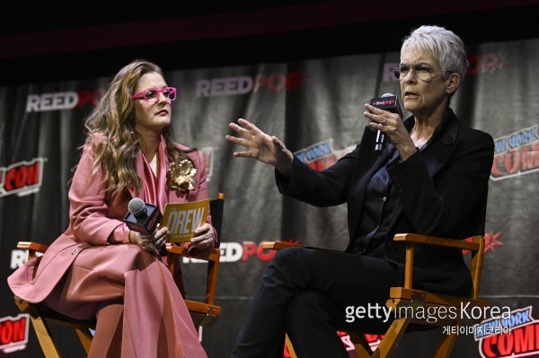 드류 베리모어(왼쪽)와 제이미 리 커티스. 사진=게티이미지코리아.