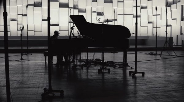 사카모토 류이치 공연 홍보 영상 캡처.