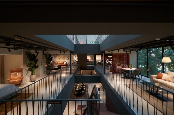 ‘아트 살롱’으로 리뉴얼한 까사미아 서래마을점의 내부 전경. 사진제공 l 신세계까사