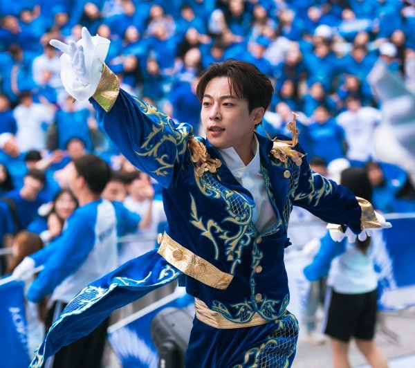 배우 배인혁이 영화 ‘동감’과 tvN ‘슈룹’, SBS ‘치얼업’ 등을 한꺼번에 내놓으면서 ‘라이징 스타’로 급부상하고 있다. 사진은 ‘치얼업’의 한 장면. 사진제공｜SBS