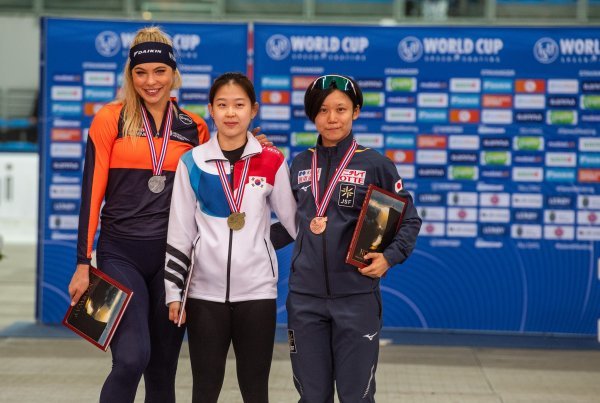 유타 레이르담, 김민선, 다카기 미호(왼쪽부터). 사진출처 | 국제빙상경기연맹 SNS