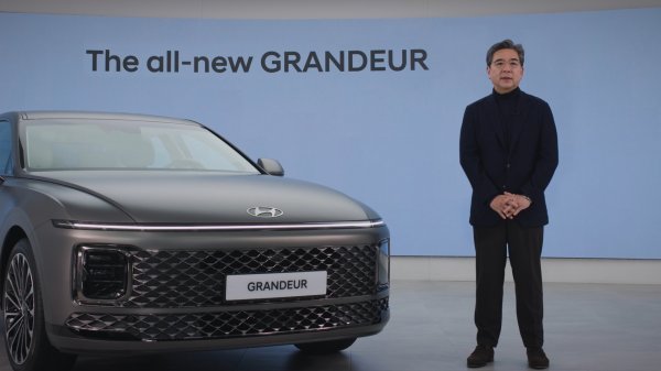 디 올 뉴 그랜저 론칭 행사서 발표중인 현대자동차 대표이사 장재훈 사장. 사진제공|현대차