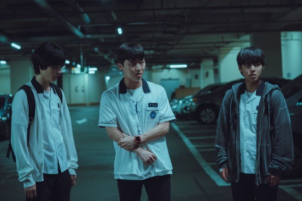 웨이브 오리지널 시리즈 ‘약한 영웅 Class1’의 홍경·최현욱·박지훈 등 신인 배우들이 드라마 주연 자리를 잇달아 꿰차고 있다. 사진제공｜웨이브